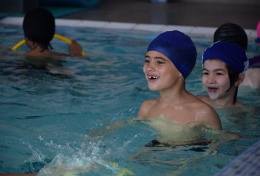 "LES CLASSES BLEUES" À LA PISCINE